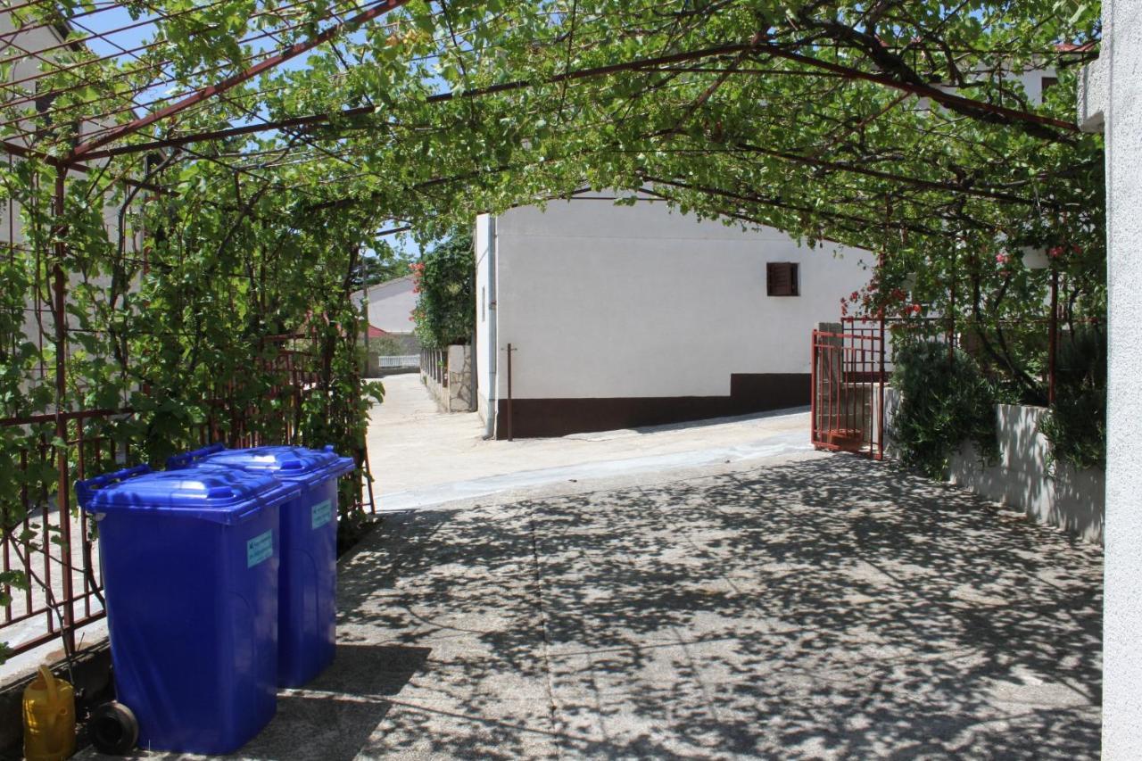 Apartments With A Parking Space Starigrad, Paklenica - 6431 Экстерьер фото